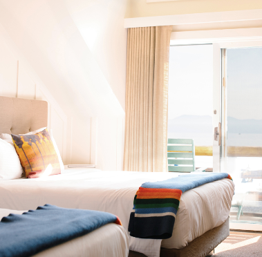 Sunnyside Restaurant & Lodge - Midweek 1 Night Lodging and $200 Restaurant Gift Card ($500 VALUE)